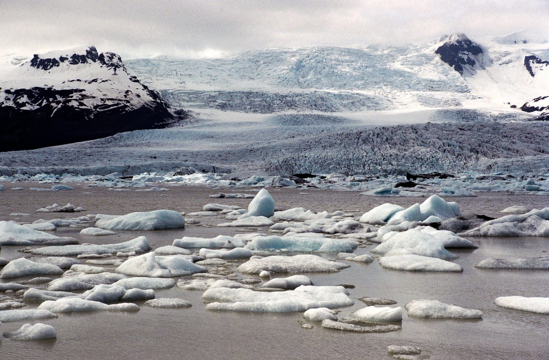 snow-covered landscape image illustrating the Alaska climate
